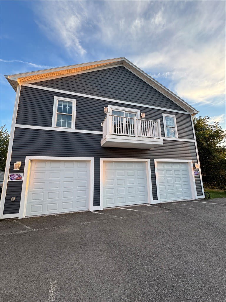 1651 Empire Boulevard – photo 1 of 17