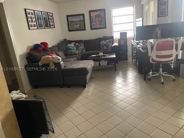 9060 SW 125th Ave – photo 1 of 10