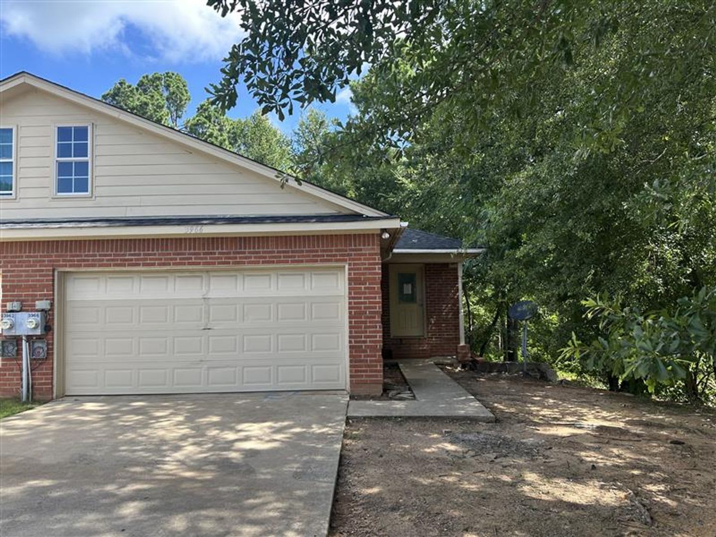 3966 Mcdonald Rd – photo 1 of 201