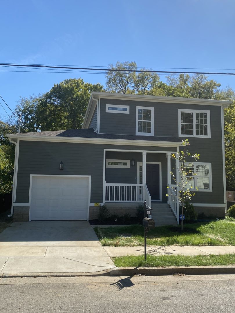 Spacious 3BR/2.5BA home in North Nashville with an abundance of natural light throughout! – photo 1