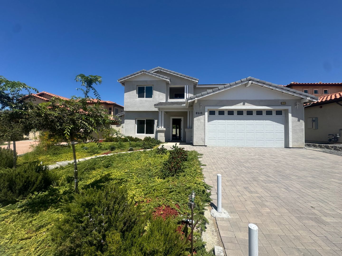 4 Bedroom house with view – photo 1
