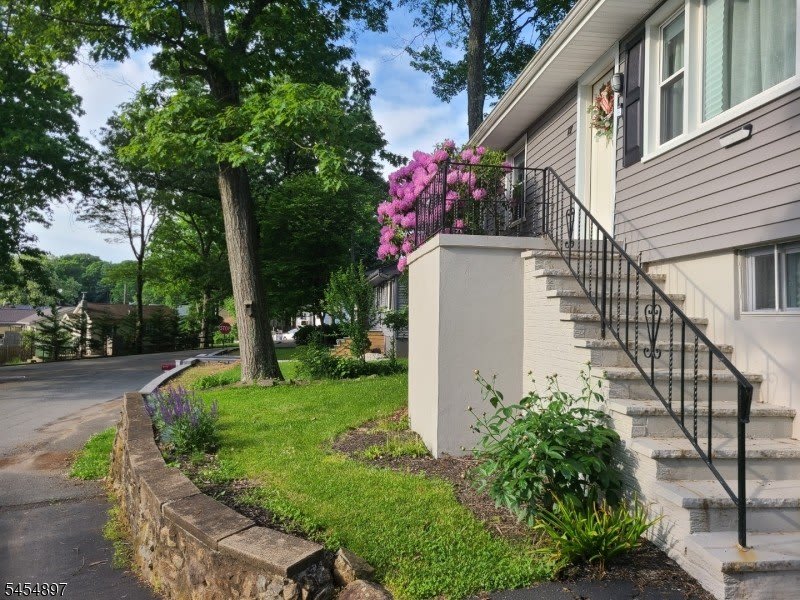 137 W End Ave – photo 1 of 5