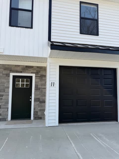 499 S 100 E – photo 1 of 18