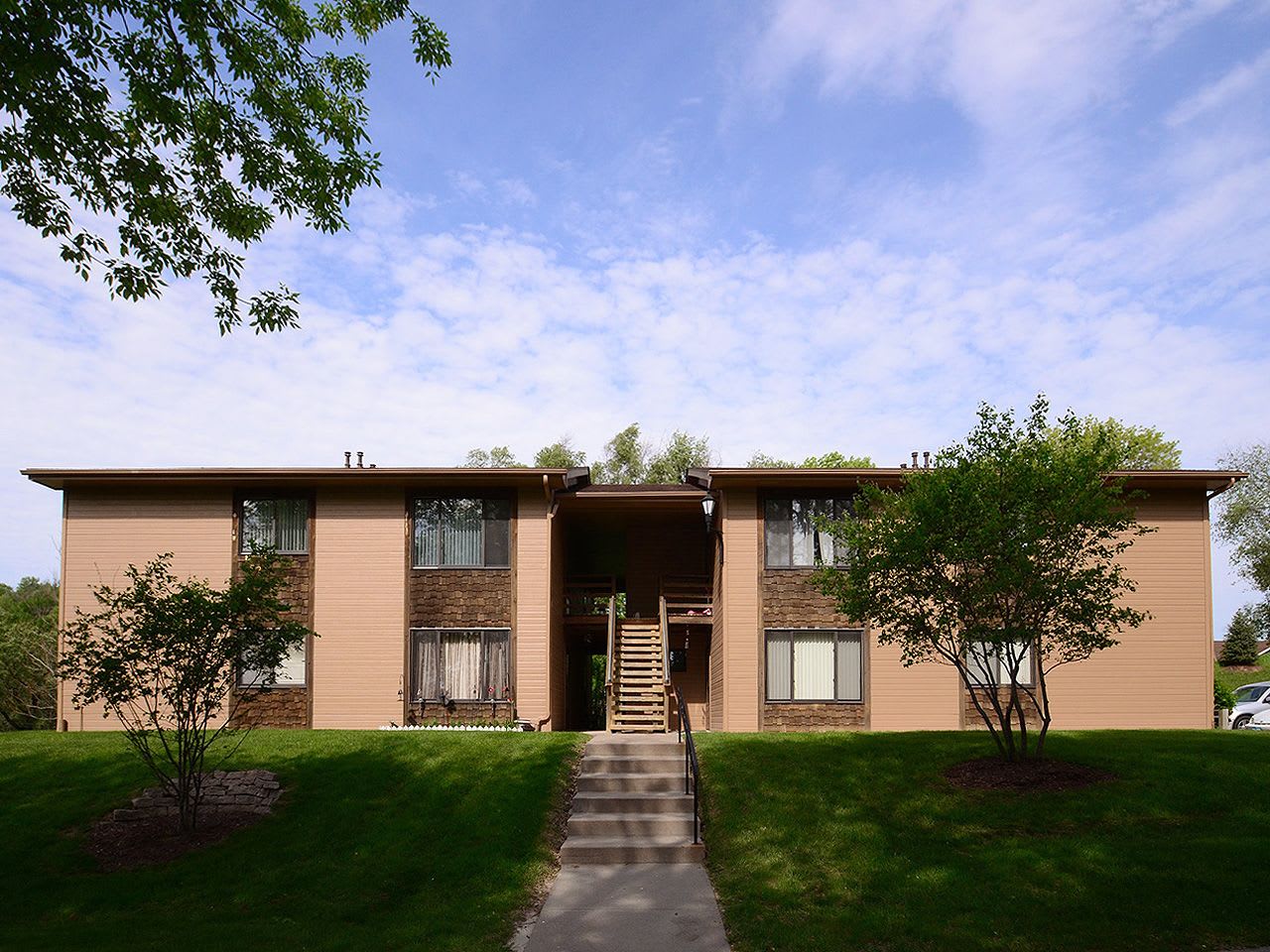 907 Franklin Avenue – photo 1 of 243