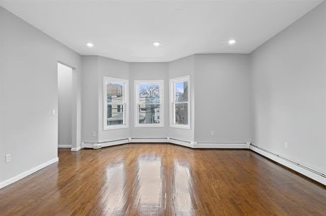 35 LEXINGTON AVE – photo 1