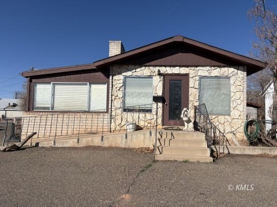 176 S 100 E – photo 1 of 9