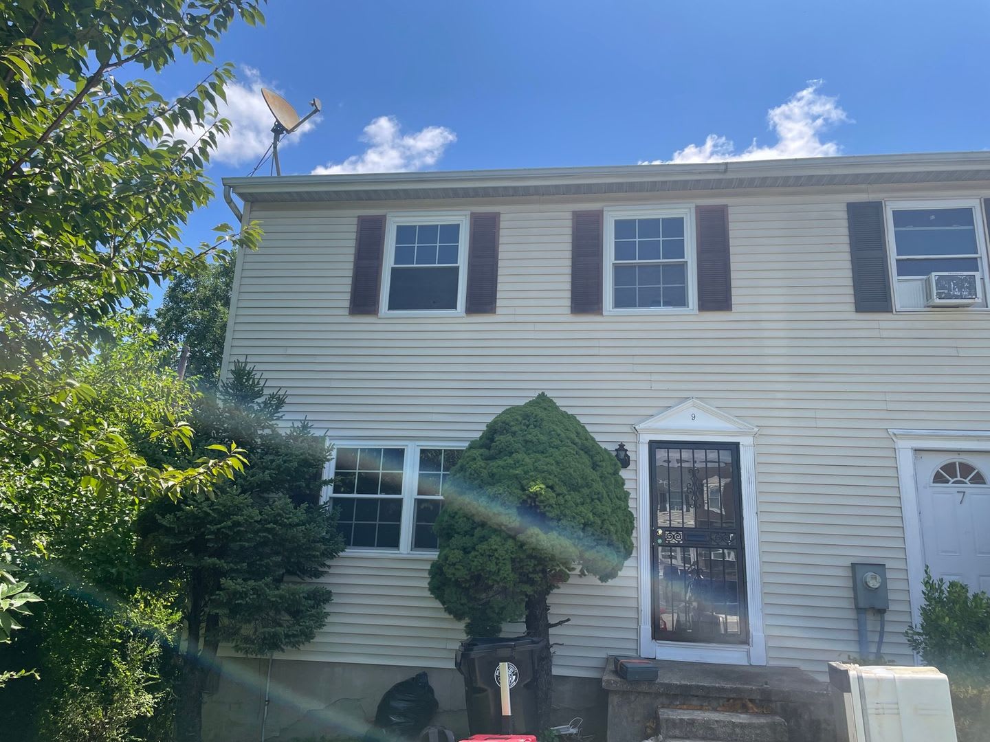 Charming 3BR House in Windsor Mill plus small bedroom in basement – photo 1 of 22
