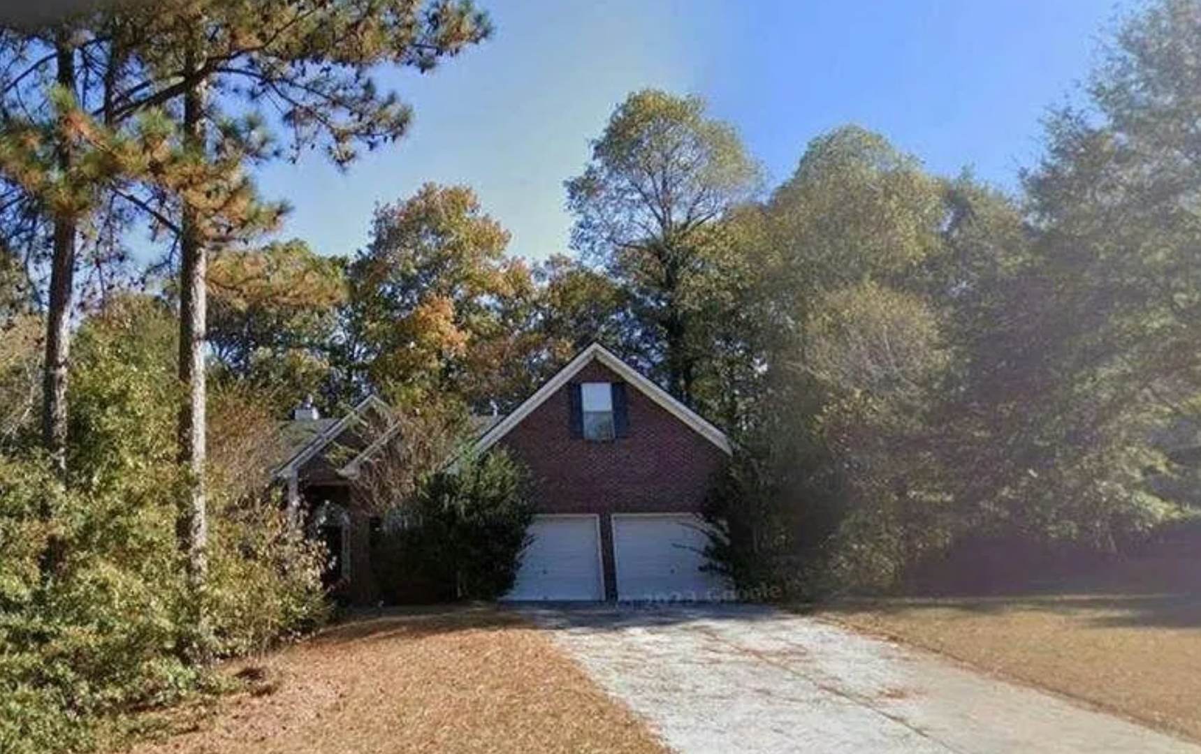 Room in 6 Bedroom Home at 1540 Bramlett Blvd – photo 1