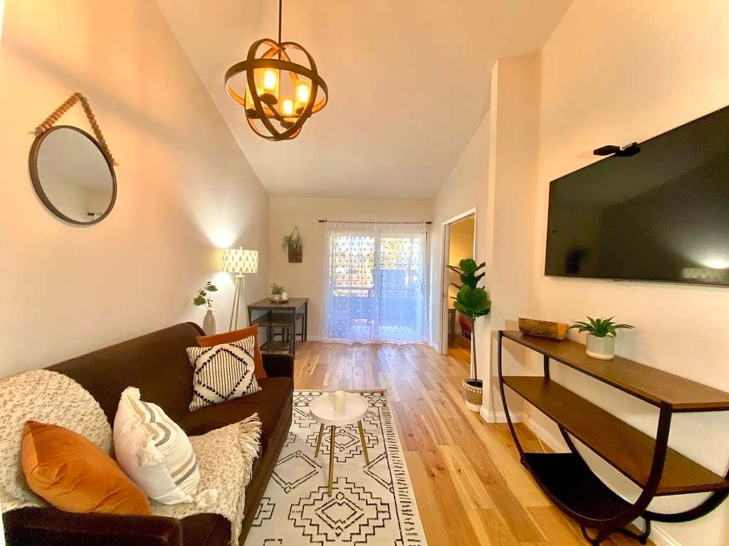 1621 Hotel Circle S – photo 1