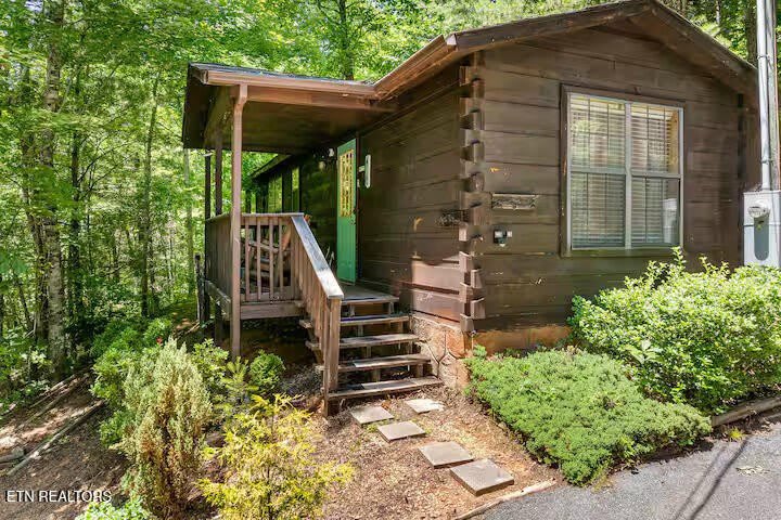 1509 School House Gap Rd – photo 1 of 28