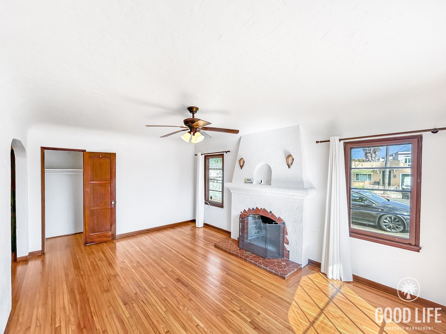 Beautiful 2B 1BA Home in University Heights w/ Washer Dryer! – photo 1