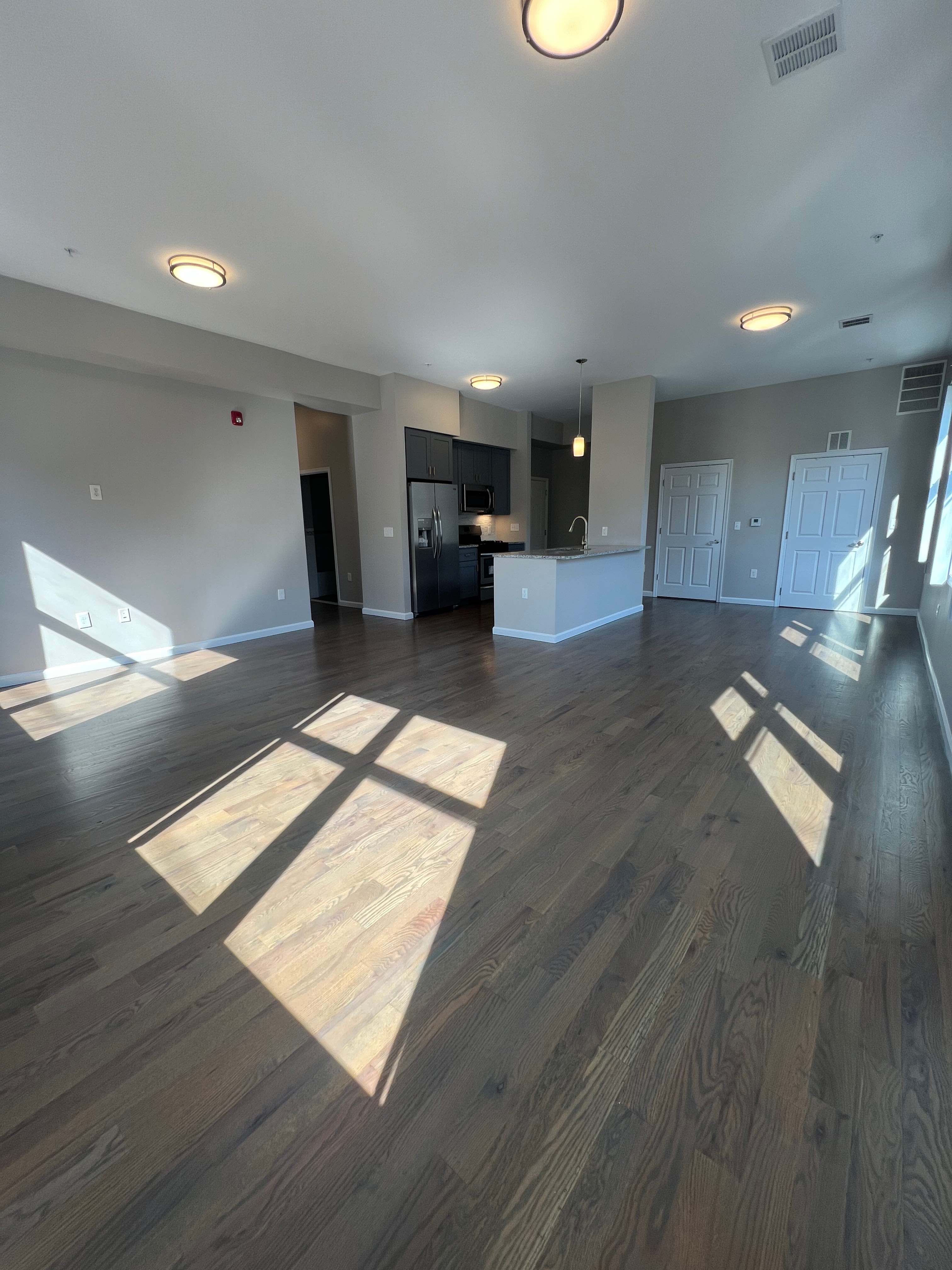 189 195 Avenue E – photo 1