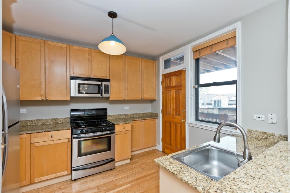 2723 W Wellington – photo 1