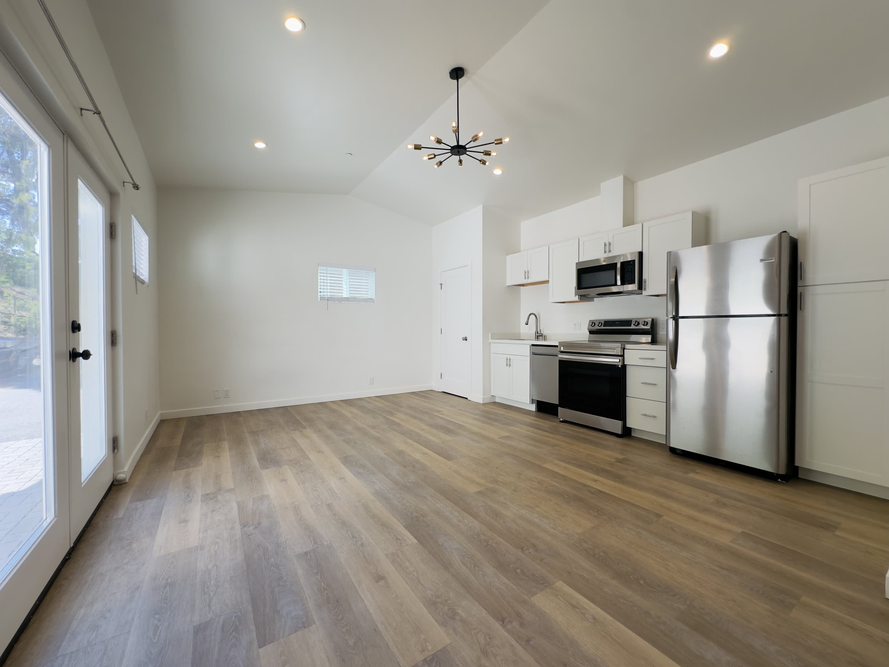 2418 Calle Real – photo 1
