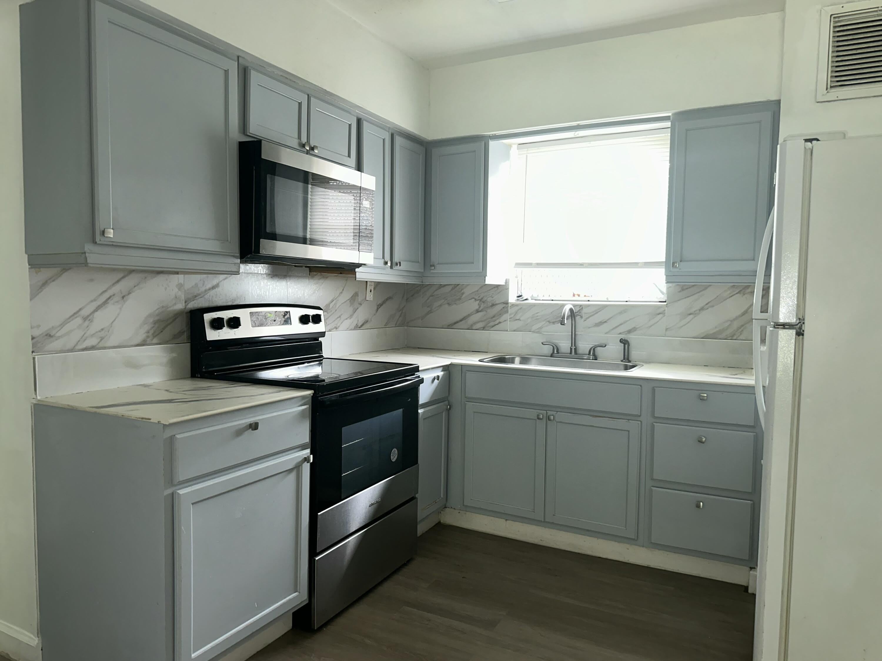 425 Sw 18Th Avenue – photo 1