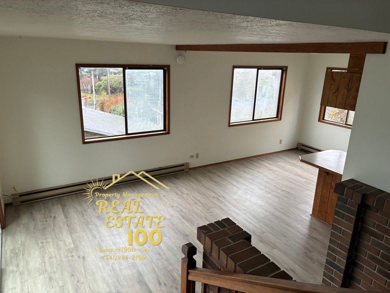 3231 Northwest Oar Drive – photo 1 of 9