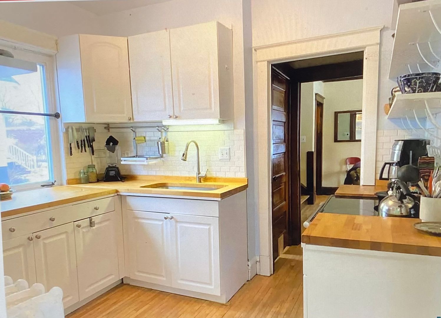 Available Now 3 Bed 1 Bath Home Don T Miss The Chance To Make This Your Home Also 250 Off First Months Rent – photo 1