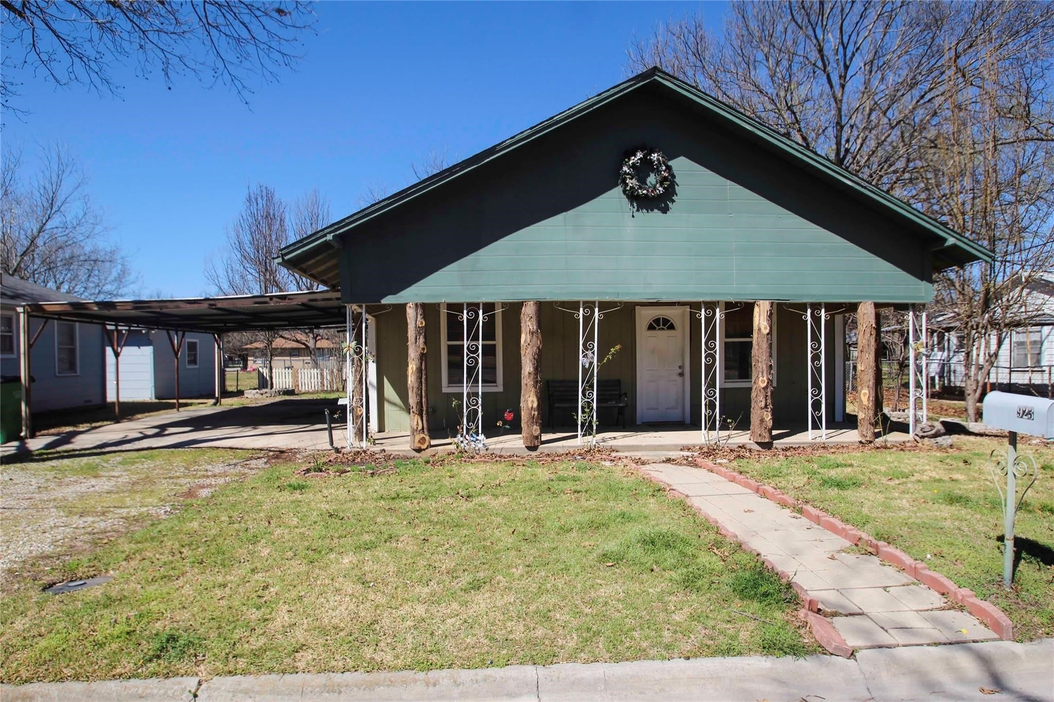 923 S Wine Street – photo 1 of 13