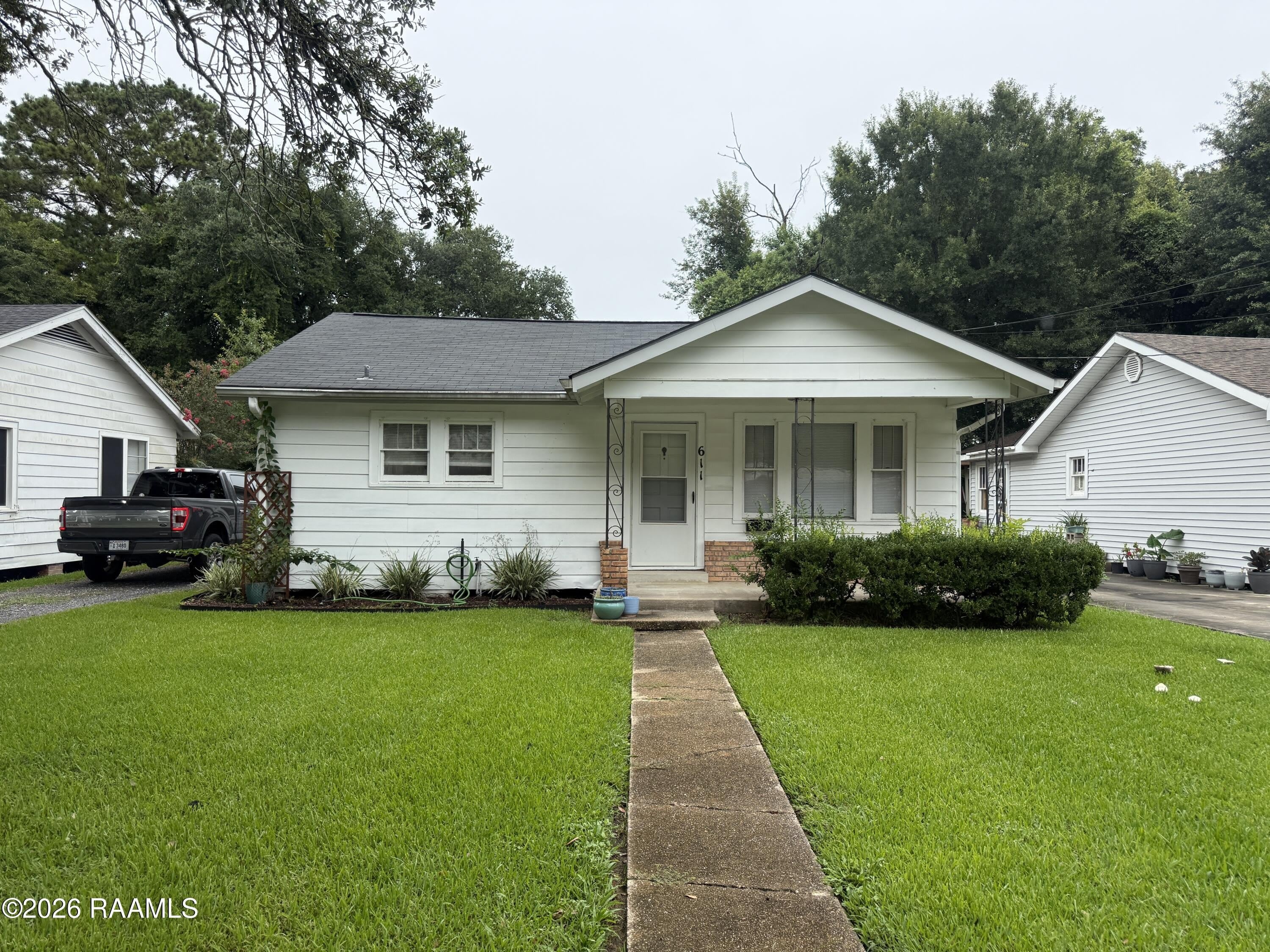 611 Everette Street – photo 1