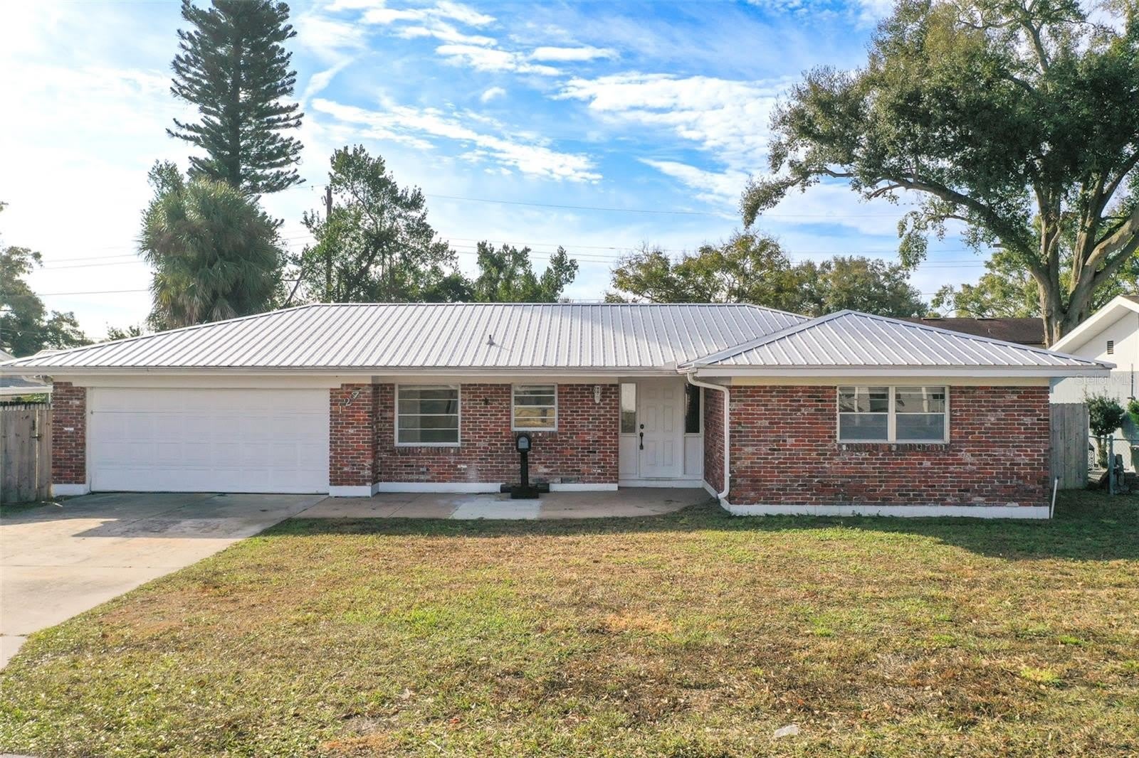 124 SHELLEY Drive – photo 1 of 24