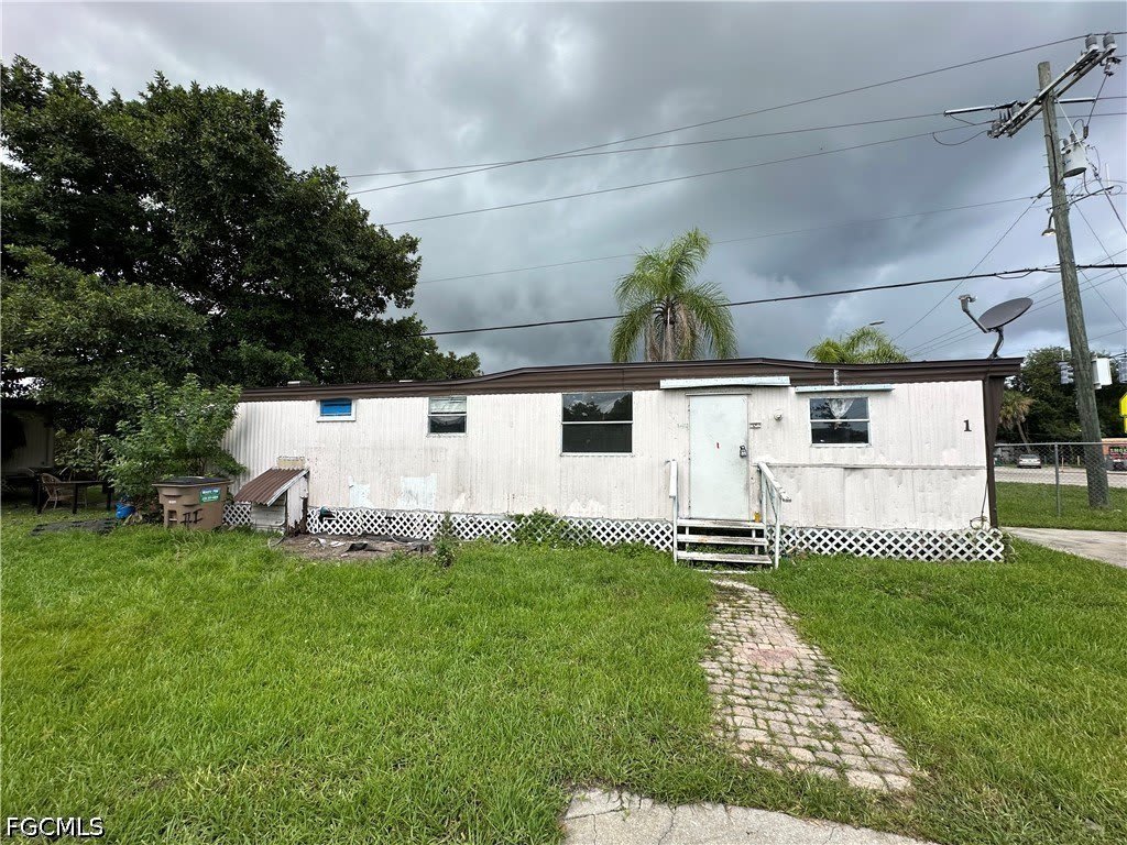 4900 Tice Street – photo 1
