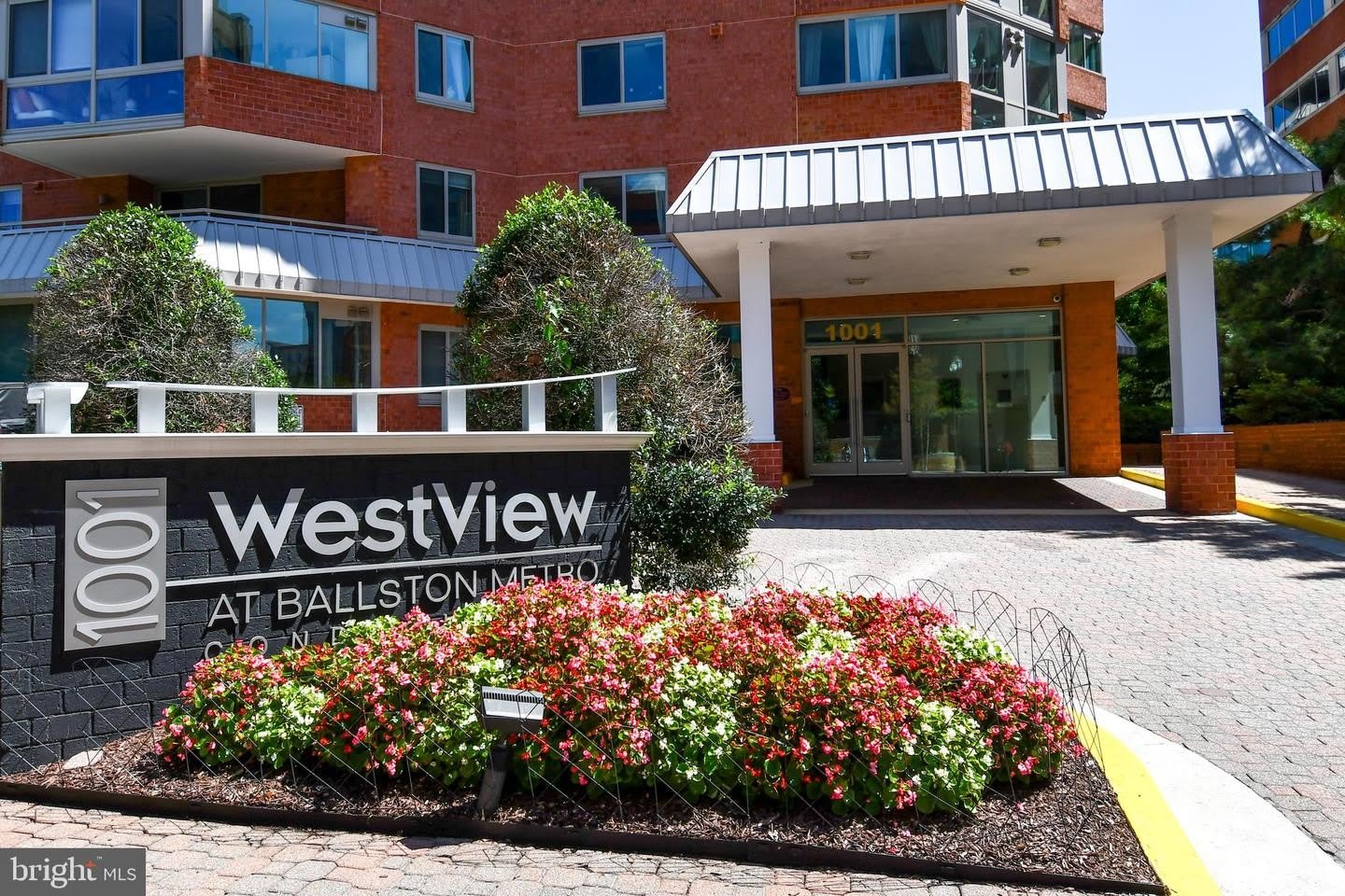 1001 N VERMONT ST #1010 – photo 1