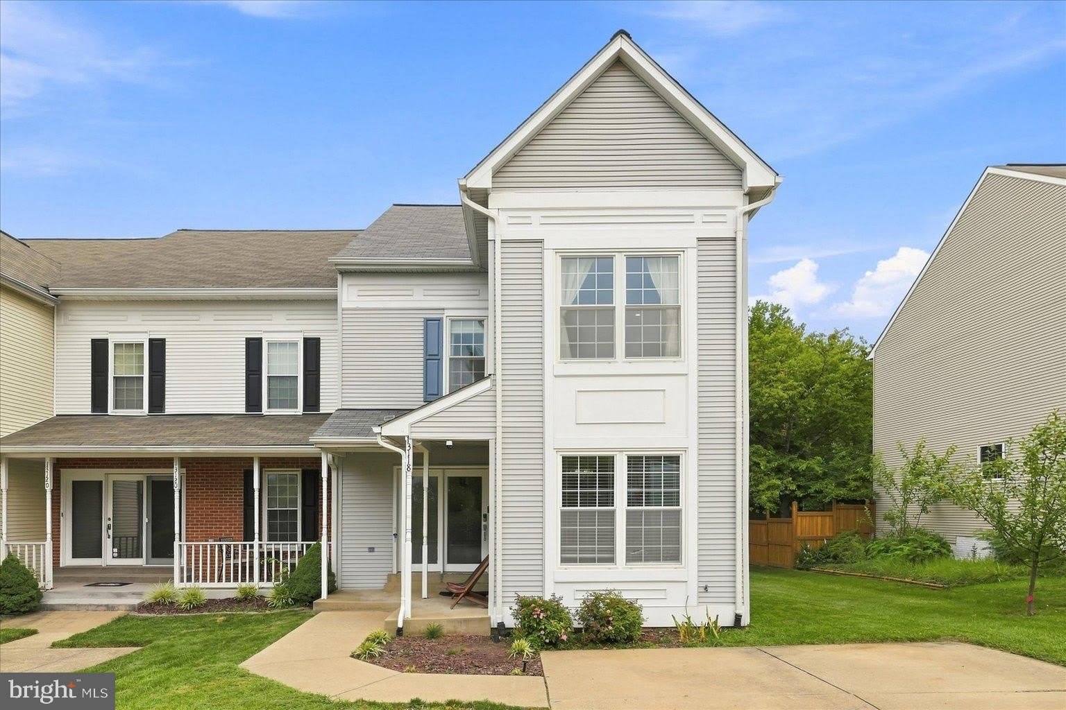 13118 HEARTHSIDE Lane – photo 1 of 23