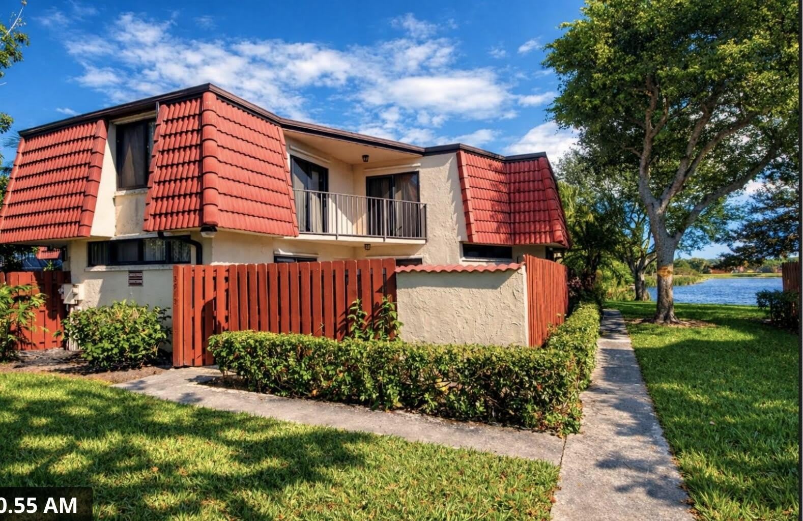 3915 Victoria Drive NE – photo 1