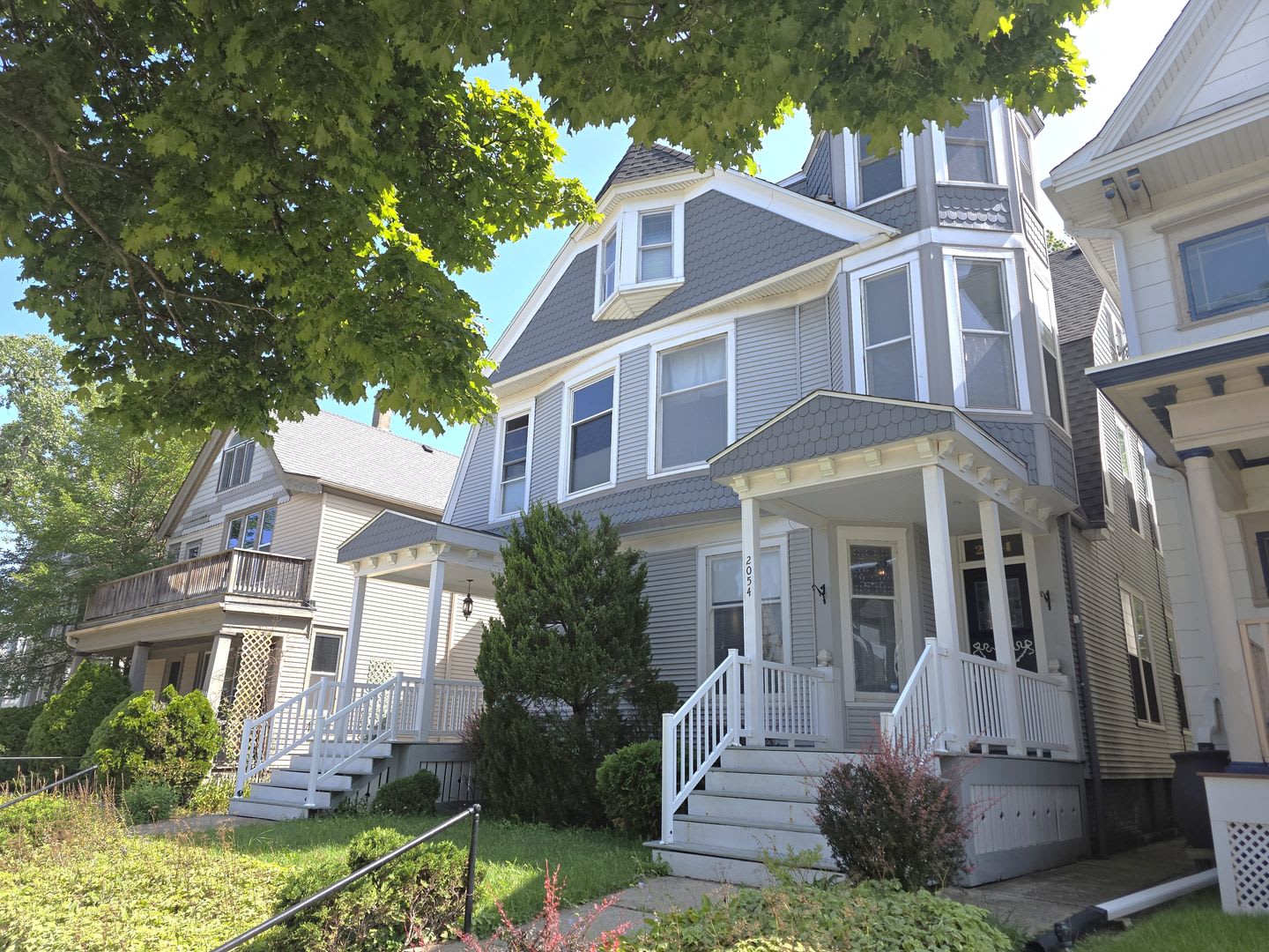 Historic eastside townhome – photo 1
