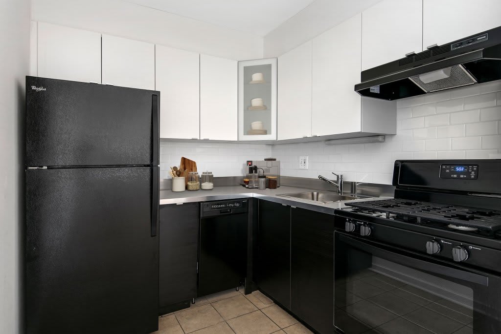 450 West Melrose – photo 1