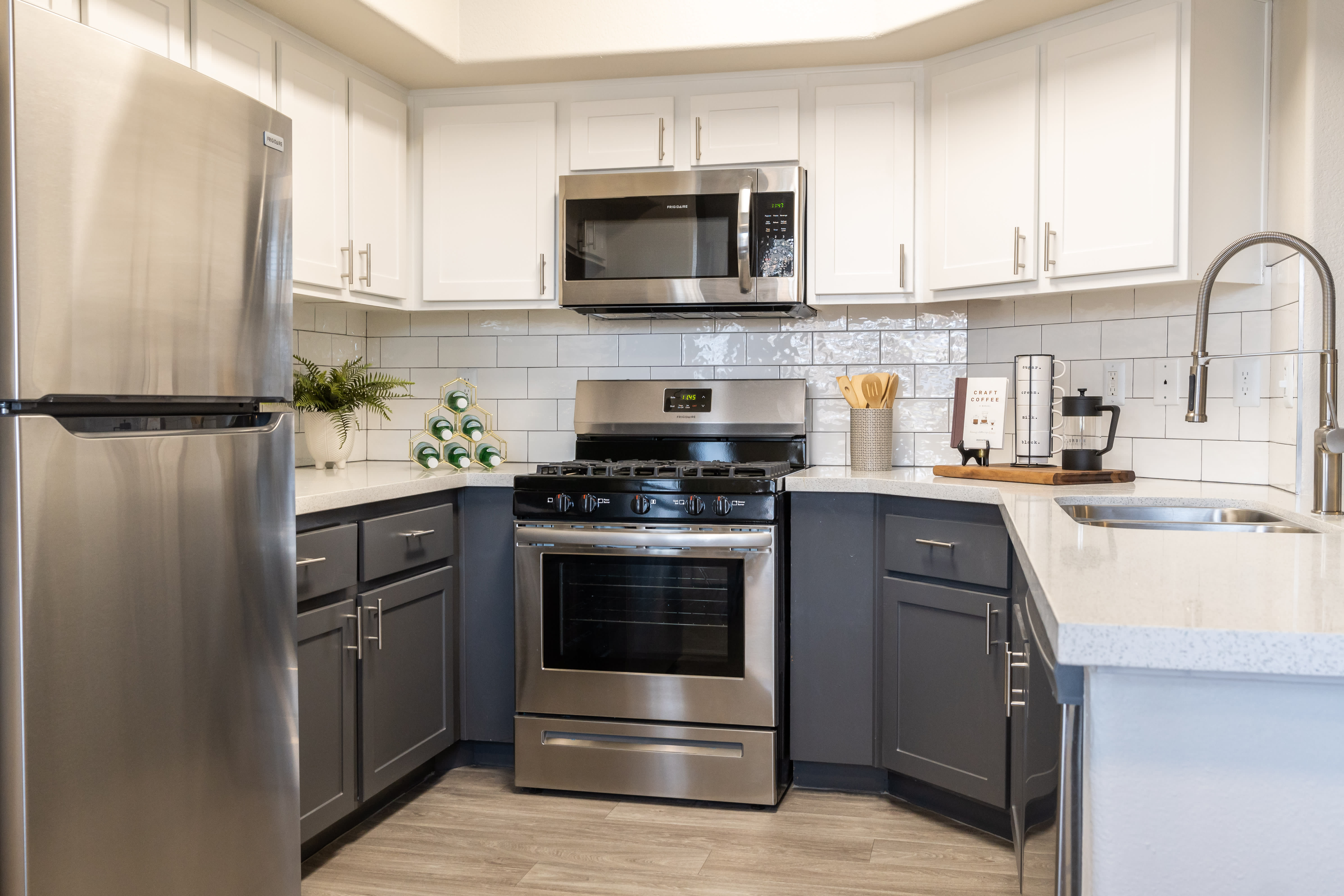 St. Clair Apartment Homes – photo 1
