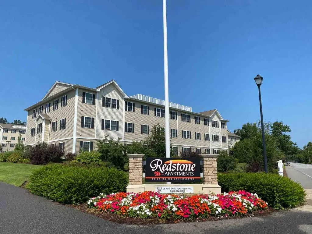 Redstone Apartments – photo 1