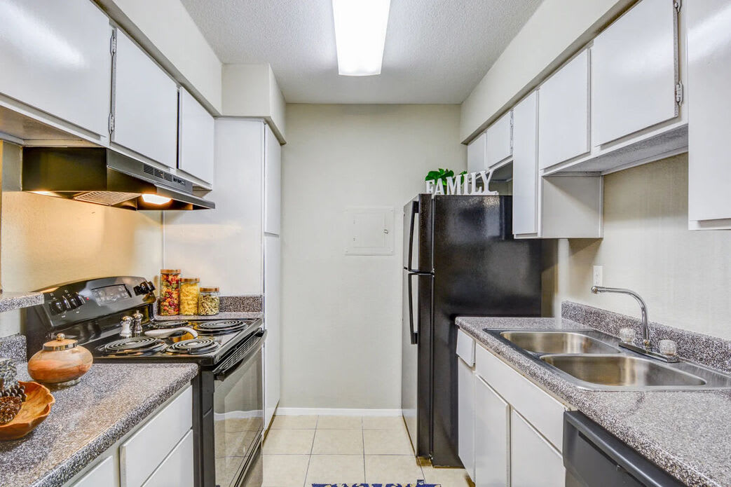 Glen Cove Apartments – photo 1