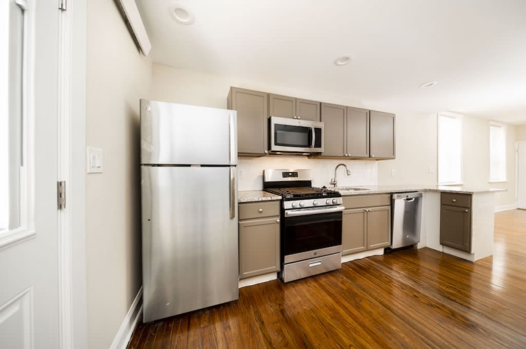 415-417 S 10th – photo 1