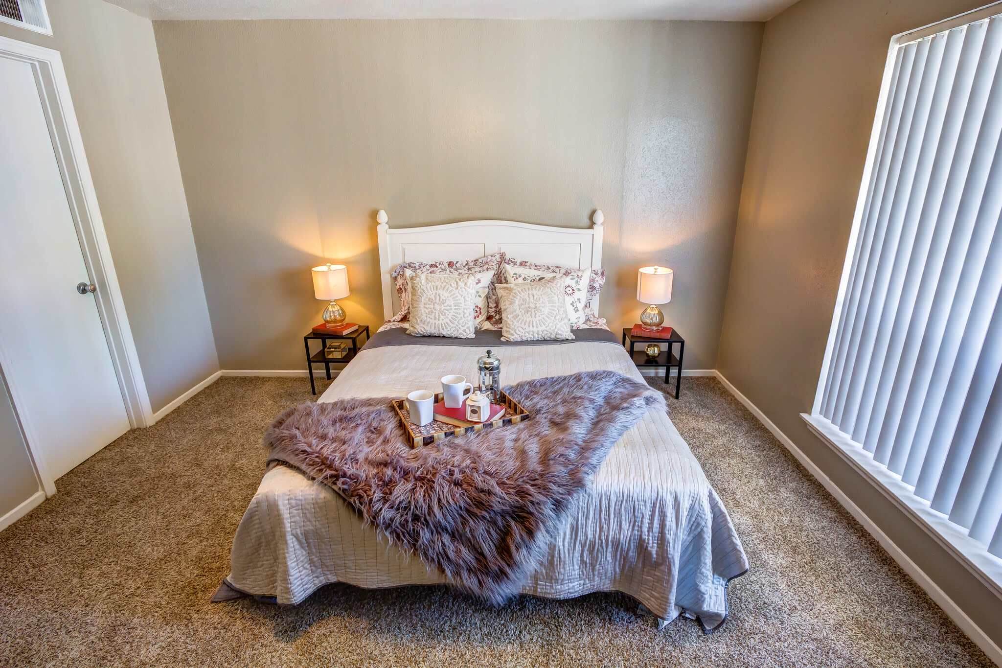 4 Eighty West Parker – photo 1