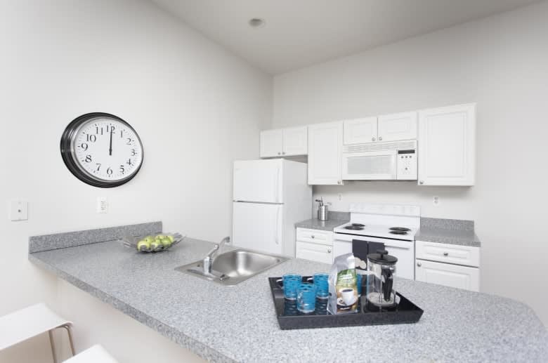 UNIVERSITY APARTMENTS – photo 1