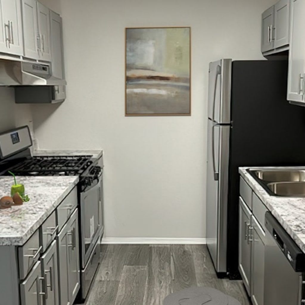 Lakeview – photo 1 of 20