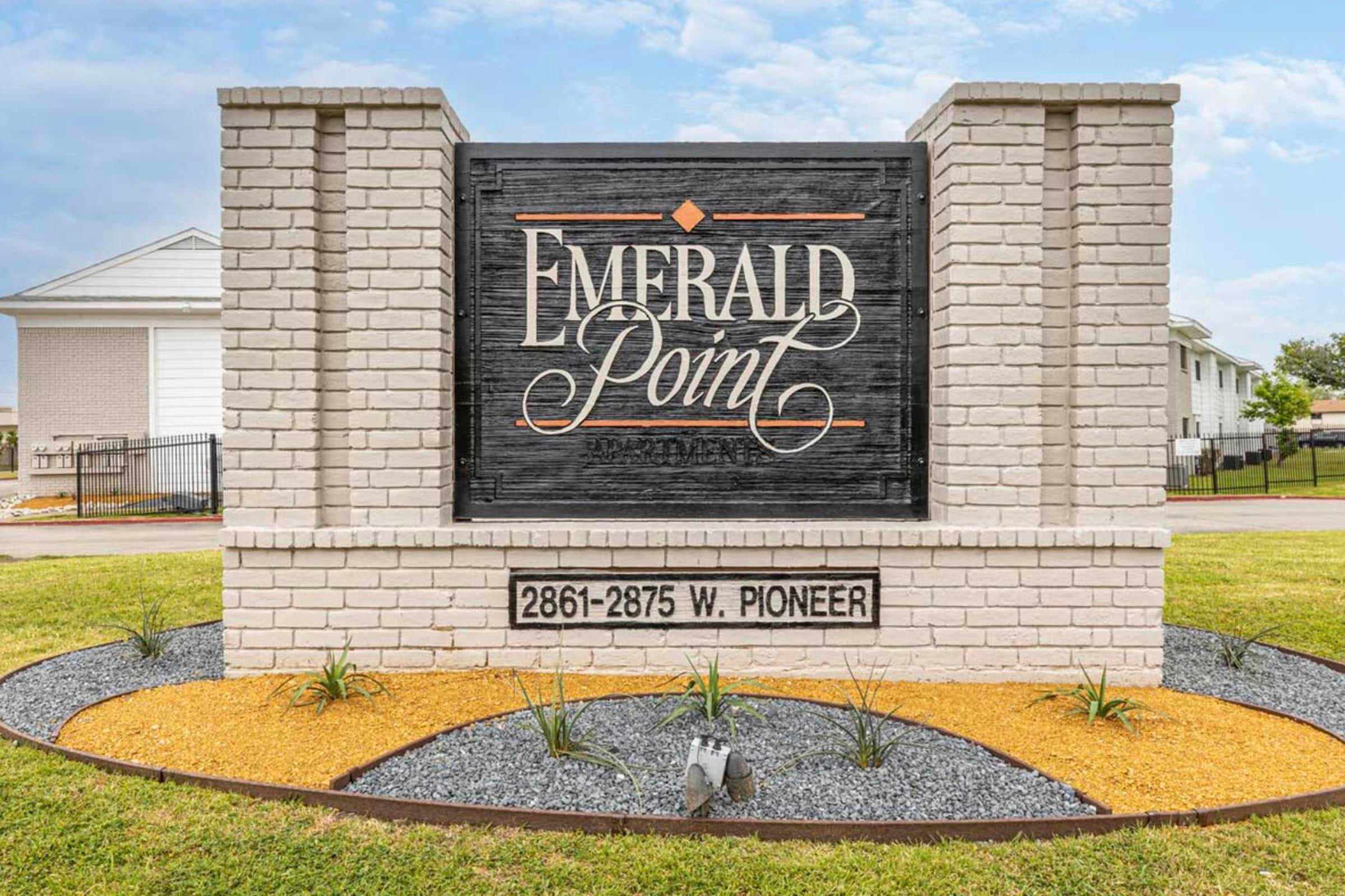 Emerald Point Apartments – photo 1