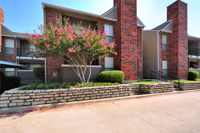 Greenbriar Apartments – photo 1