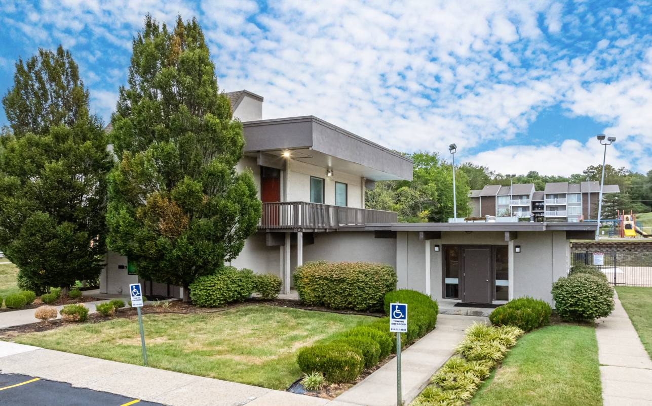 Emerald Hills Apartments – photo 1