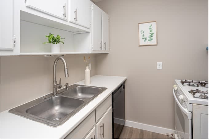 Chandler Apartments – photo 1 of 11