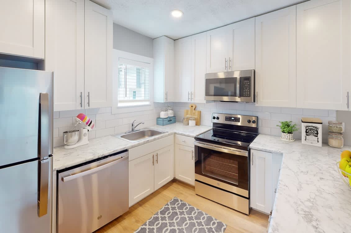 Brookwood Apartments – photo 1