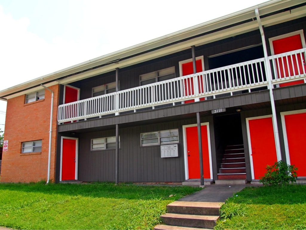 2403 Southmore – photo 1