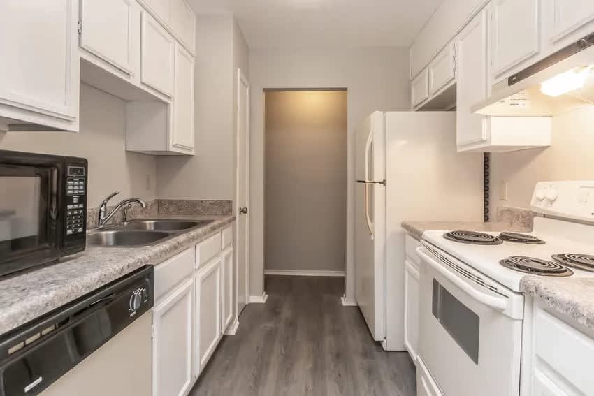 Woodland Run Apartments – photo 1 of 26