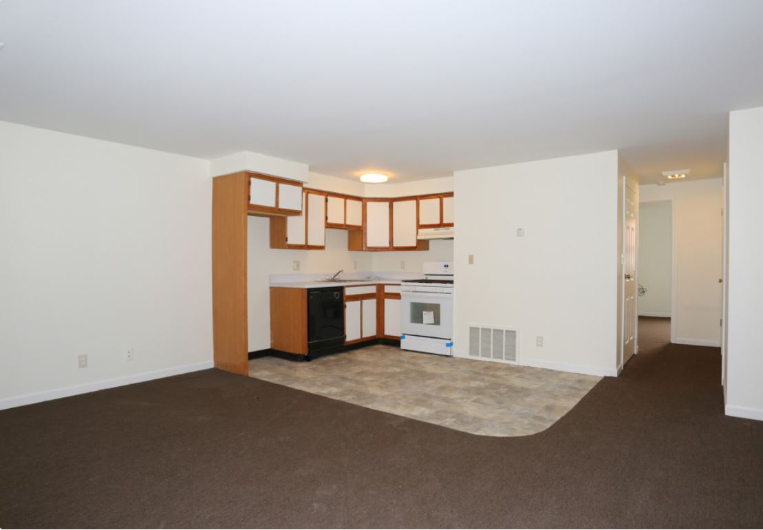 Manhattan Square Apartments – photo 1
