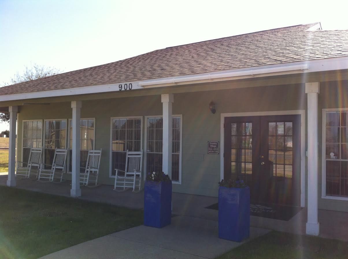 Country Village – photo 1