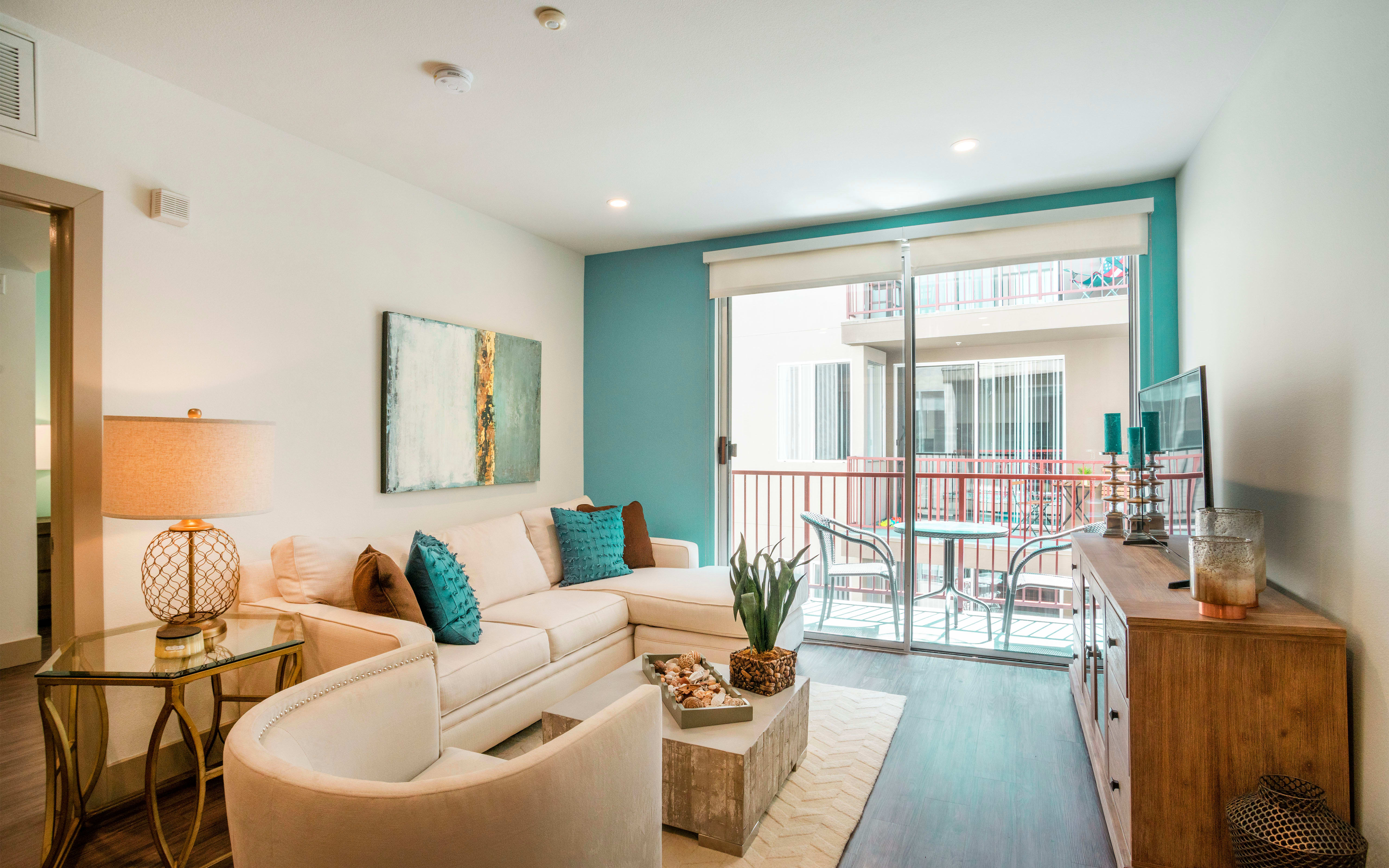 Living at Santa Monica – photo 1