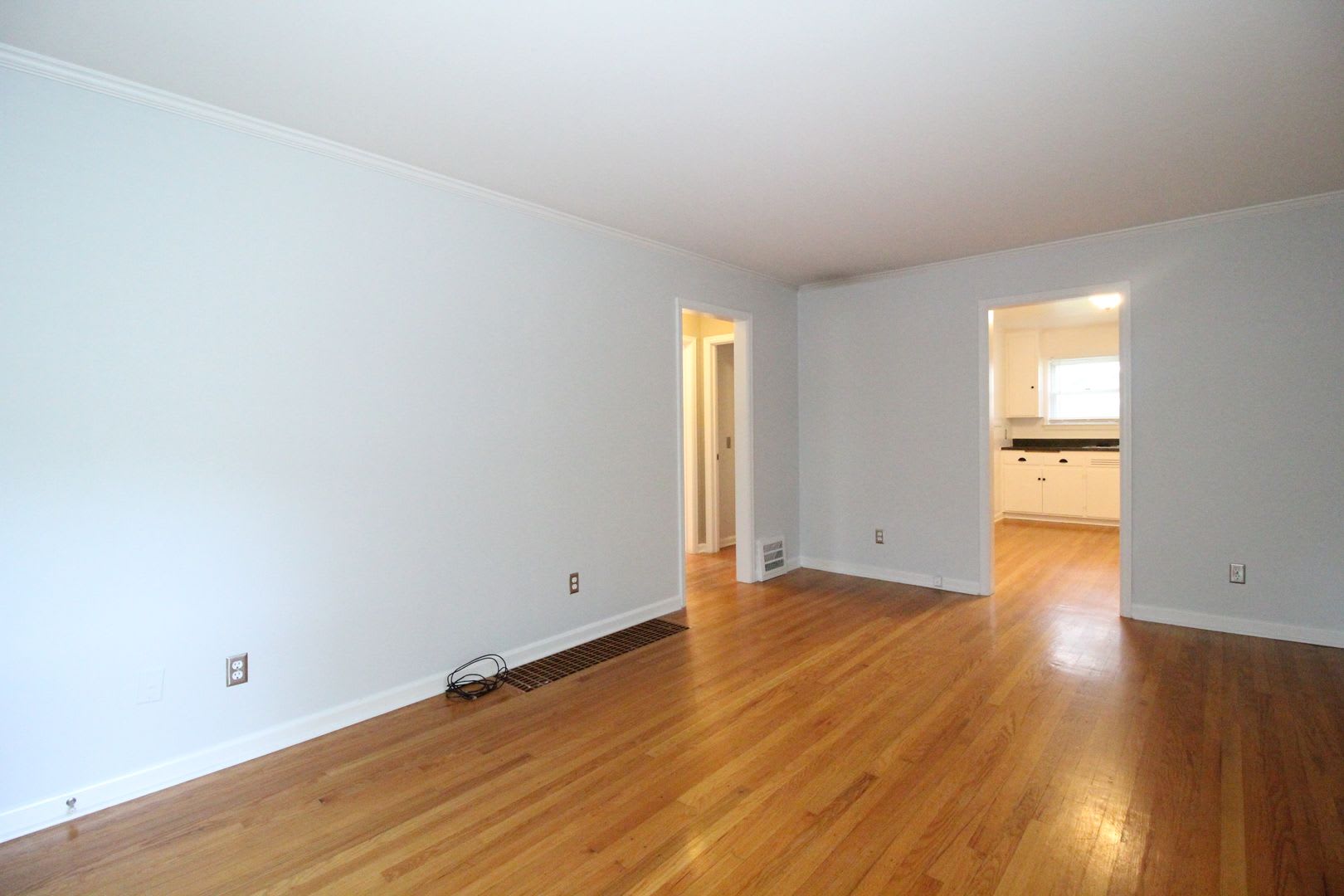 September FREE On This 2 Bedroom 1 Bath Home In Roeland Park – photo 3