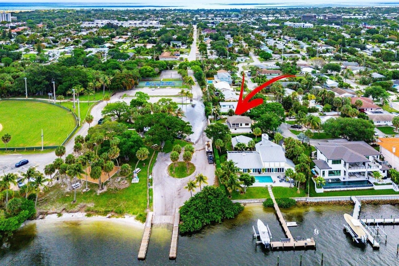 2101a N Palm Circle – photo 1