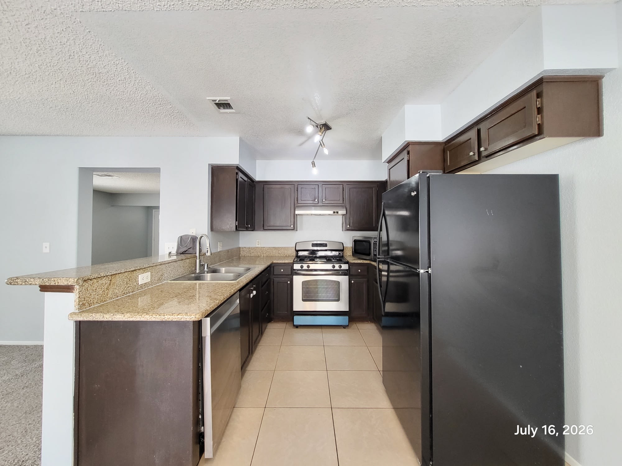 9404 Hershey Ln – photo 5
